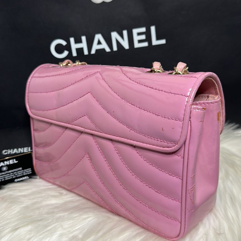 💯Authentic Chanel Vernis Shoulder Bag🍀 - Picture 7 of 17